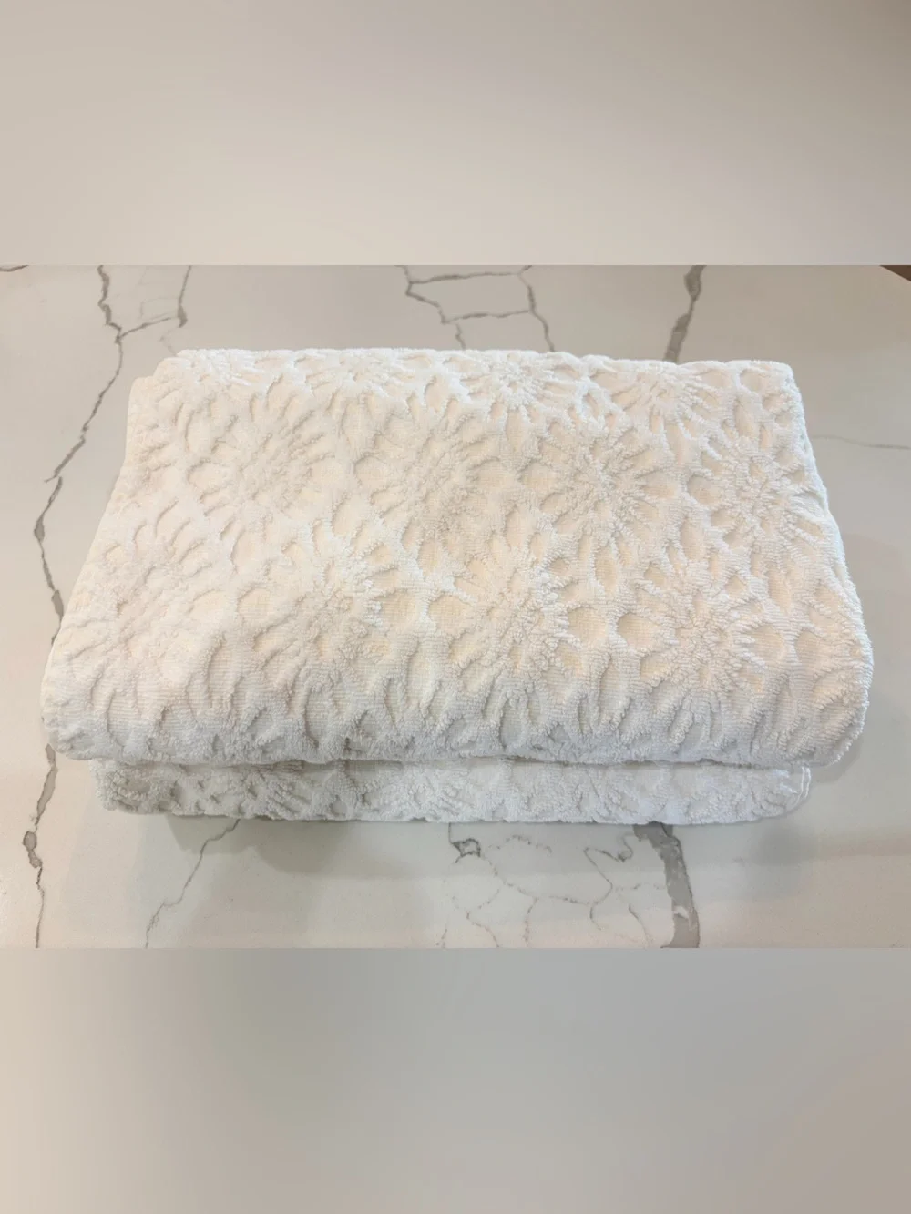 Peri Home Morris Star Design Bath Towel Two Piece Set Cotton Ivory/ Cream NWOT